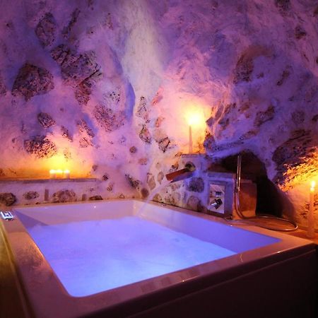Santo'S House Luxury - Idromassaggio E Doccia Emozionale Villa Santo Stefano Di Sessanio Buitenkant foto