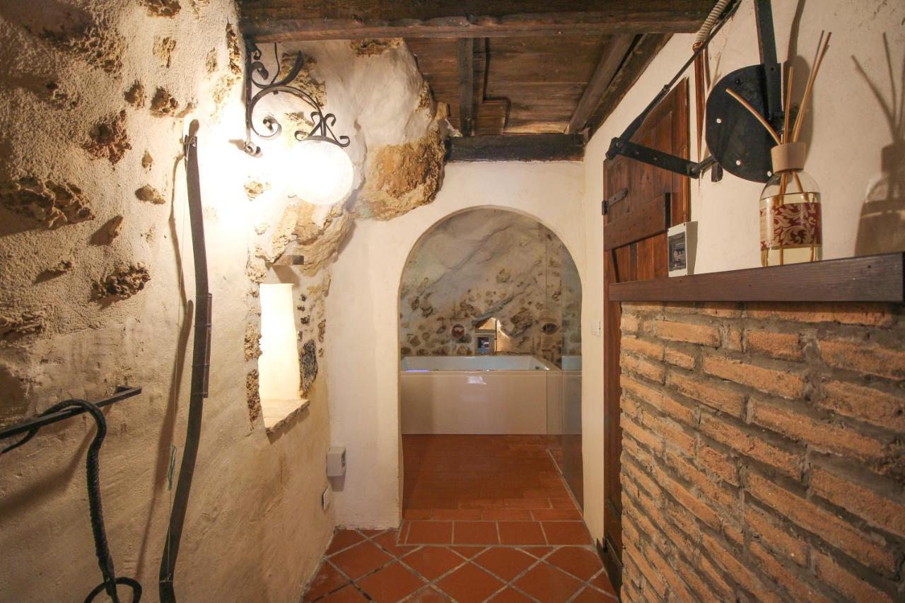 Santo'S House Luxury - Idromassaggio E Doccia Emozionale Villa Santo Stefano Di Sessanio Buitenkant foto