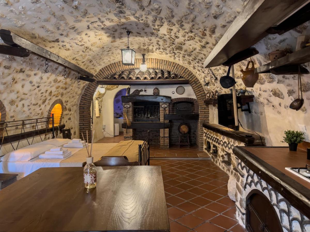 Santo'S House Luxury - Idromassaggio E Doccia Emozionale Villa Santo Stefano Di Sessanio Buitenkant foto