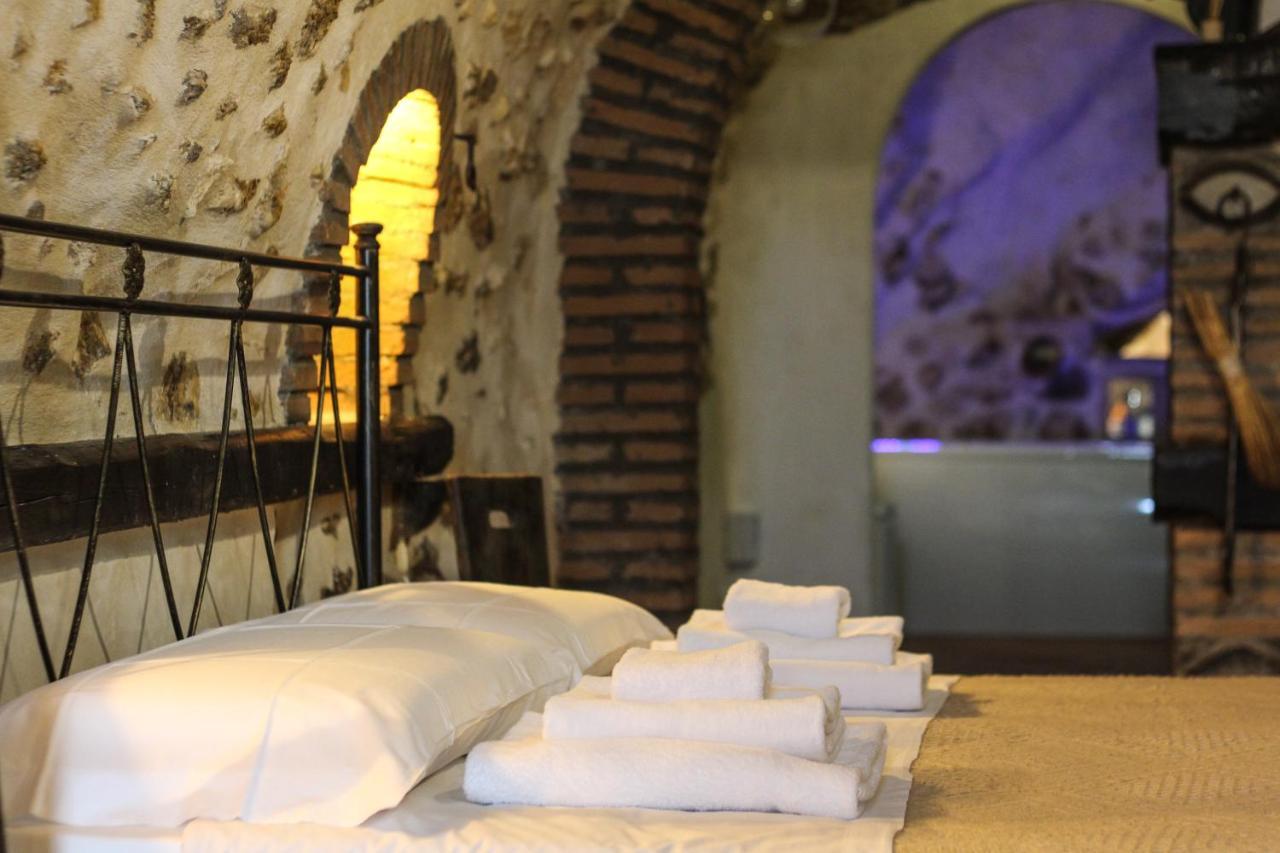 Santo'S House Luxury - Idromassaggio E Doccia Emozionale Villa Santo Stefano Di Sessanio Buitenkant foto