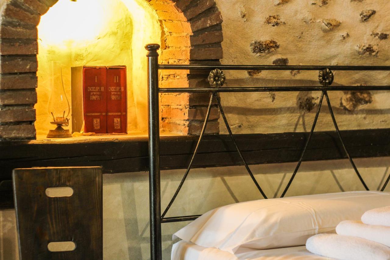 Santo'S House Luxury - Idromassaggio E Doccia Emozionale Villa Santo Stefano Di Sessanio Buitenkant foto