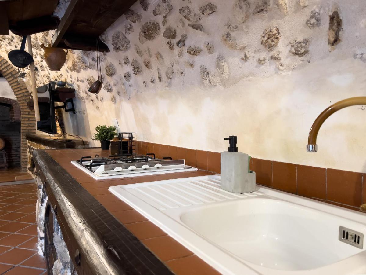 Santo'S House Luxury - Idromassaggio E Doccia Emozionale Villa Santo Stefano Di Sessanio Buitenkant foto